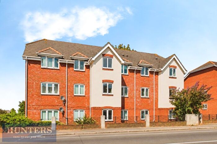 2 Bedroom Flat For Sale In Priory Avenue, Southampton, SO17
