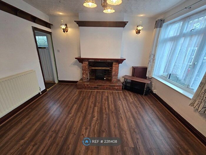 2 Bedroom End Of Terrace House To Rent In Stewkins, Stourbridge, DY8