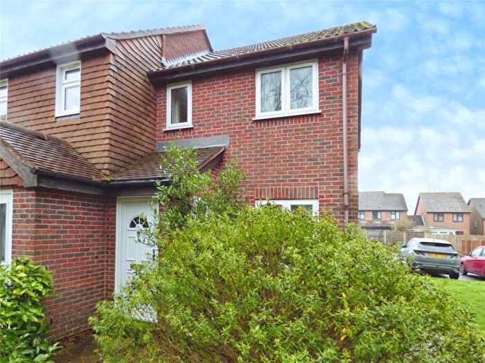 2 Bedroom End Of Terrace House For Sale In Leatherhead Gardens, Hedge End, Southampton, SO30