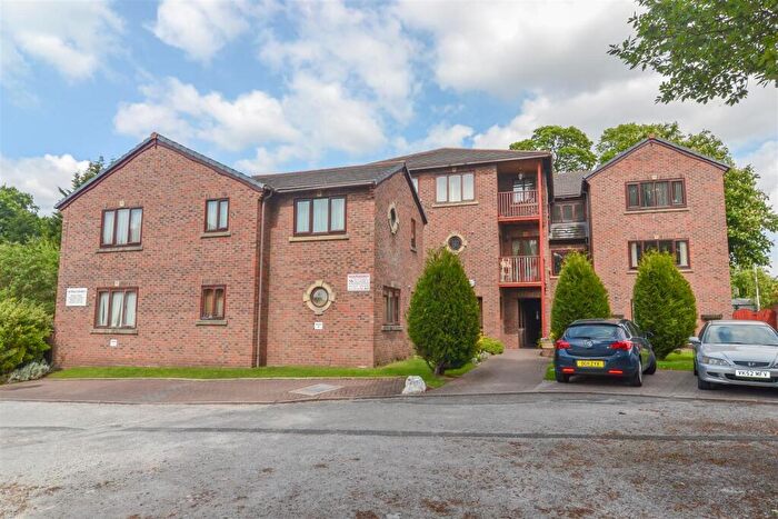 2 Bedroom Apartment For Sale In Croft Avenue East, Bromborough, Wirral, CH62