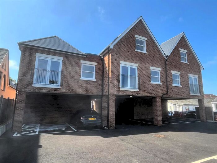 1 Bedroom Flat To Rent In Western Road, Borough Green, TN15