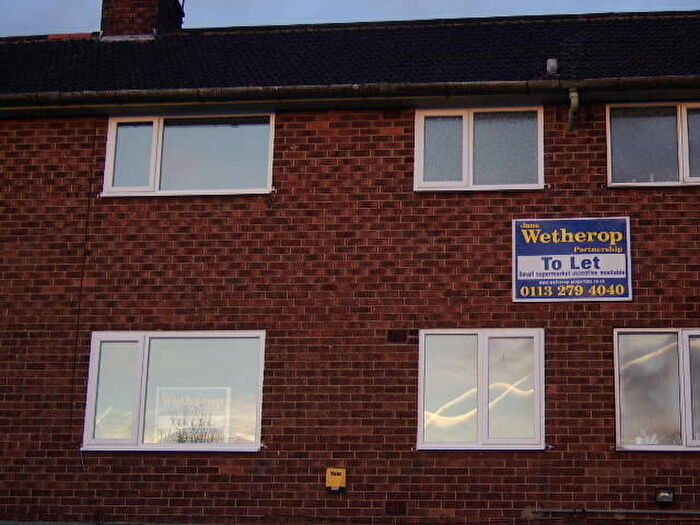 3 Bedroom Flat To Rent In Knollbeck Avenue, Rotherham, South Yorkshire, S73