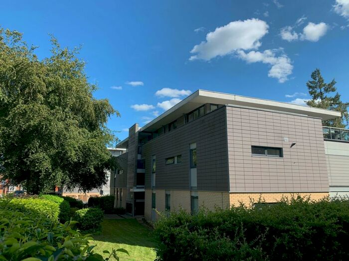 2 Bedroom Flat To Rent In Newsom Place, Manor Road, St Albans, AL1