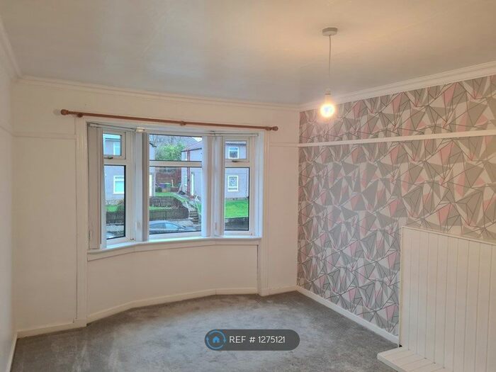 3 Bedroom Flat To Rent In Castlemilk Road, Glasgow G44