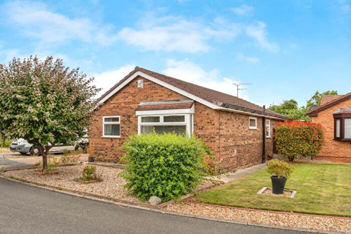 3 Bedroom Bungalow For Sale In Melrose Drive, Great Sutton, Ellesmere Port, Cheshire, CH66