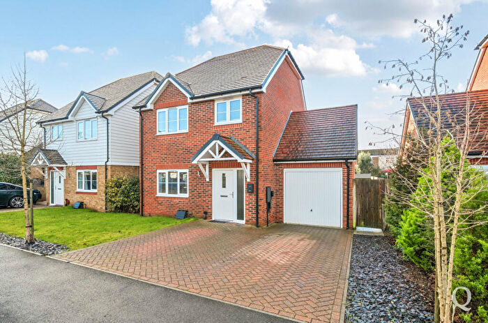 3 Bedroom Detached House For Sale In Haffenden Avenue, Sittingbourne, Kent, ME10