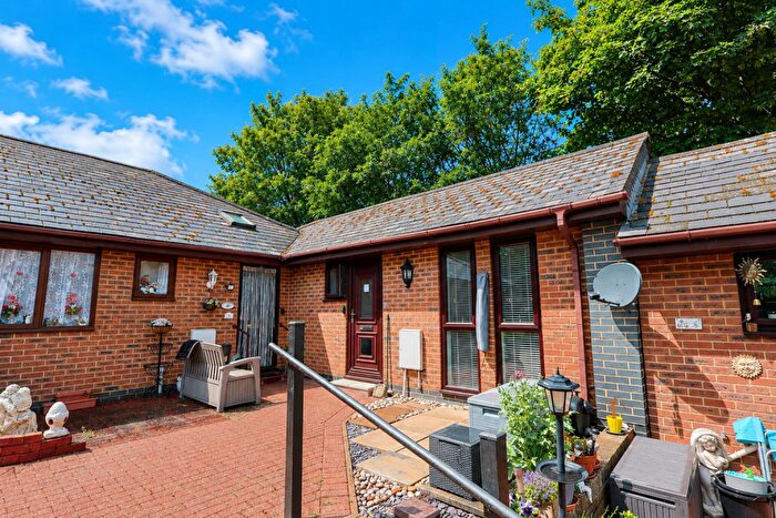 1 Bedroom Bungalow For Sale In Trafalgar Street, Gillingham, ME7