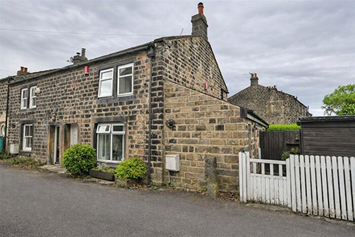 2 Bedroom Semi Detached House For Sale In London Lane, Rawdon, Leeds, LS19