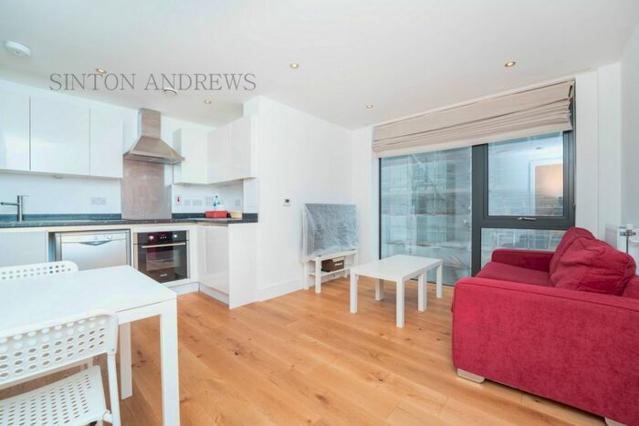 1 Bedroom Flat To Rent In Bruce Court, Underhill Gardens, Ealing, W5