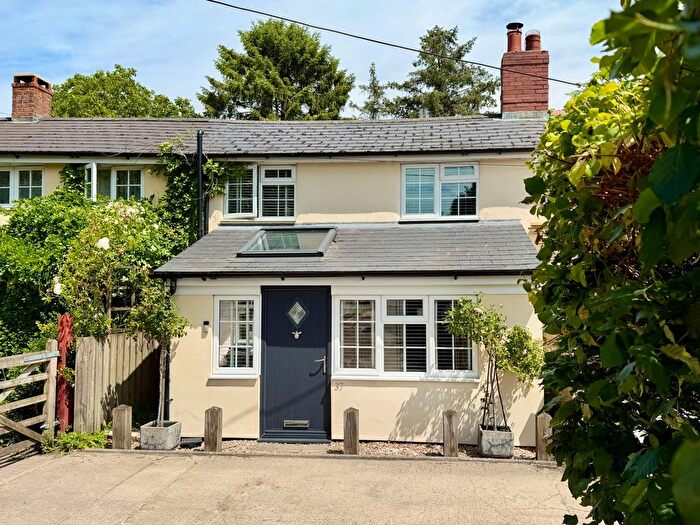 3 Bedroom Terraced House For Sale In East Sands, Burbage, SN8