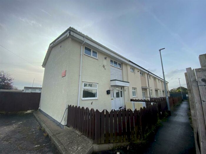 3 Bedroom House To Rent In Gildane, Hull, HU6