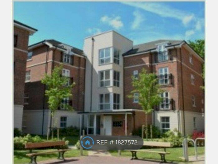 2 Bedroom Flat To Rent In Kenley Place, Farnborough, GU14