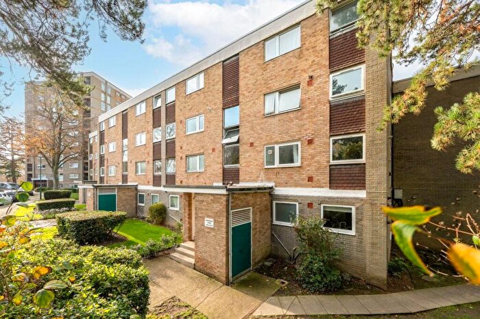 1 Bedroom Apartment For Sale In Bonchurch Close, Sutton, SM2