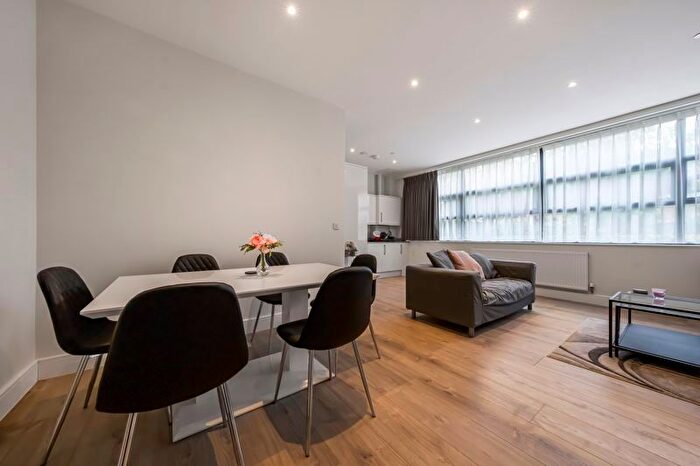1 Bedroom Flat For Sale In Heron Drive, Langley, Slough, SL3
