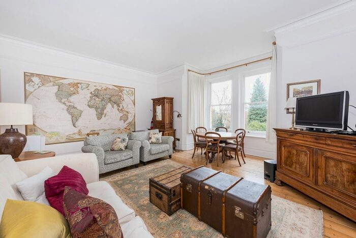 2 Bedroom Flat To Rent In Lauriston Road, London, SW19