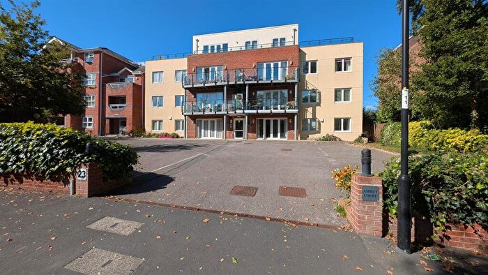 2 Bedroom Flat To Rent In Winn Road, Southampton, SO17