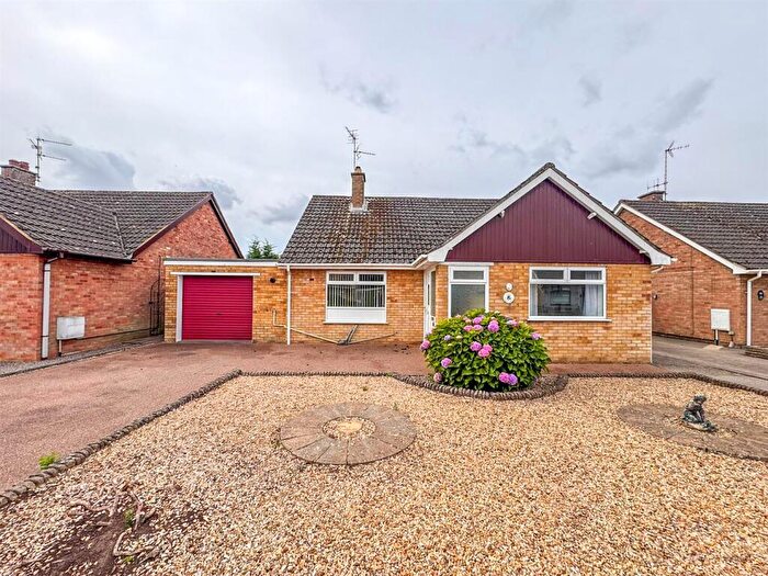 3 Bedroom Detached Bungalow For Sale In Crown Drive, Spalding, PE11