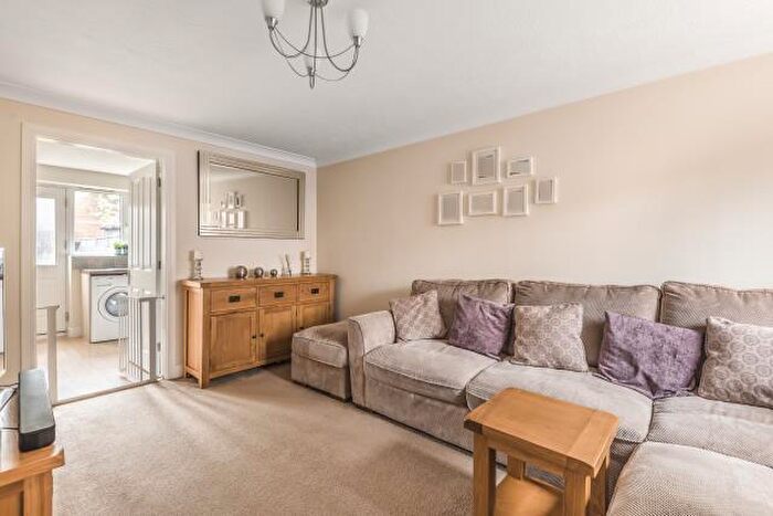 2 Bedroom Terraced House To Rent In Thatcham, Berkshire, RG19