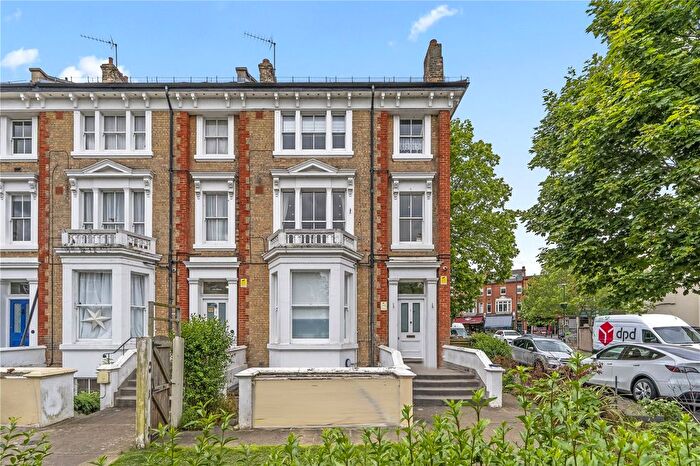 1 Bedroom Flat For Sale In The Barons, St Margarets, TW1