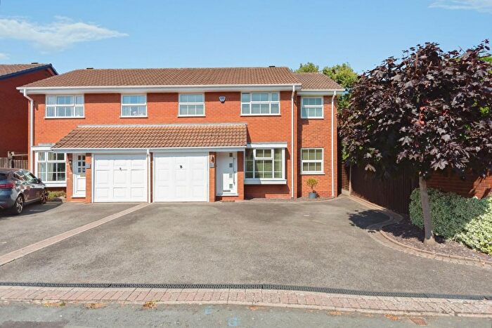3 Bedroom Semi Detached House For Sale In Shelsley Way, Solihull, B91