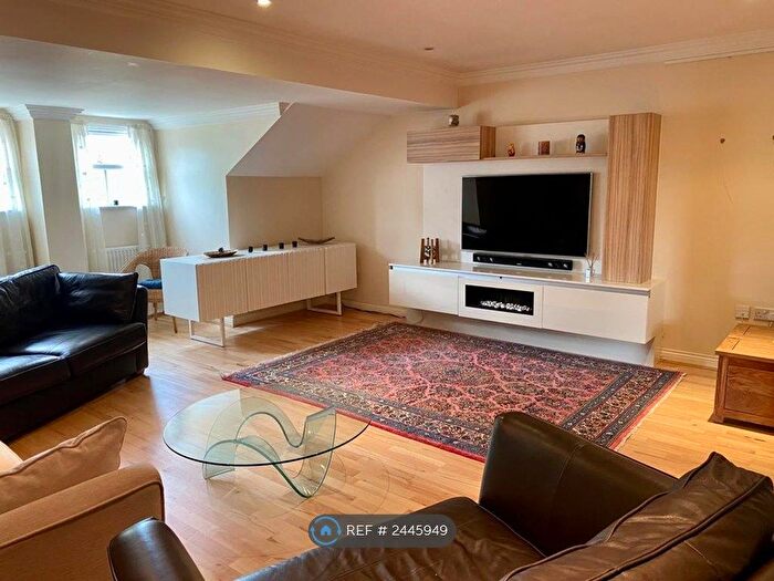 3 Bedroom Flat To Rent In Old Mill Place, Wraysbury, Staines-Upon-Thames, TW19
