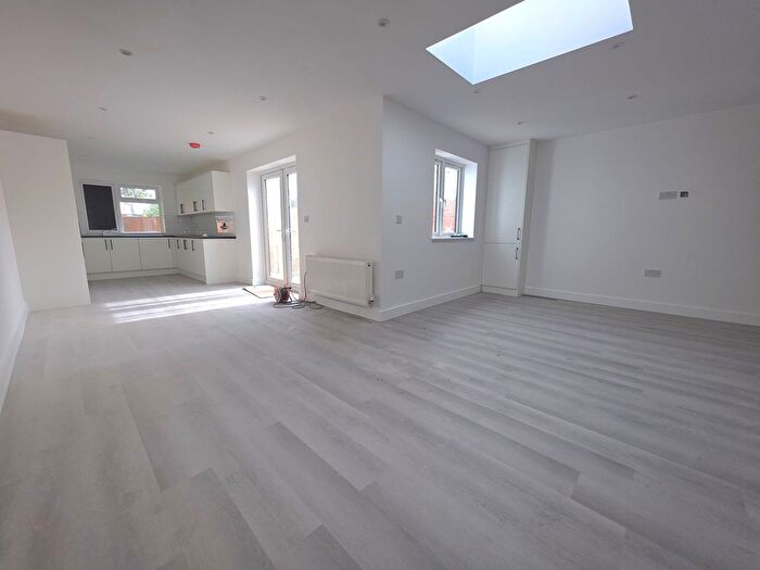 3 Bedroom Semi Detached House To Rent In North Road, West Drayton, UB7