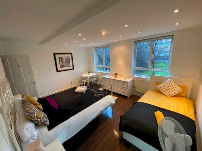 2 Bedroom Apartment To Rent In Camden Street, London, NW1