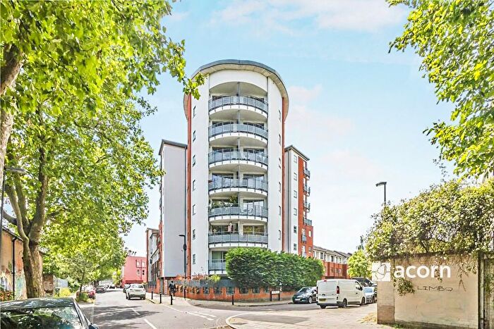 2 Bedroom Flat To Rent In Concorde Way, London, SE16