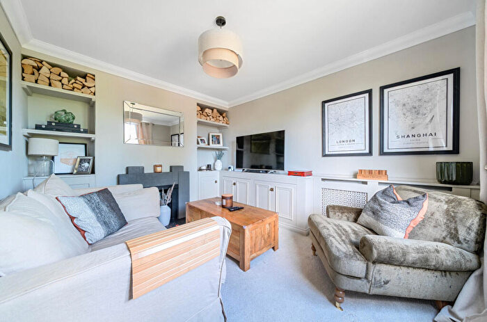 3 Bedroom End Of Terrace House For Sale In Croydon Road, Keston, Kent, BR2