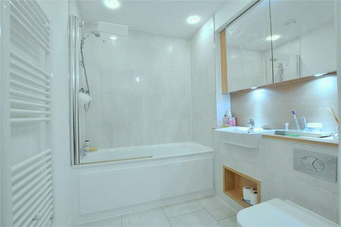 1 Bedroom Flat To Rent In Nelsons Walk, London, E3