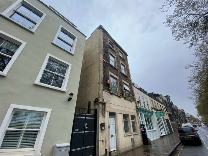 2 Bedroom Flat To Rent In Hotwell Road, Bristol, BS8