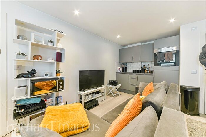 Studio To Rent In Spencer Road, East Molesey, KT8