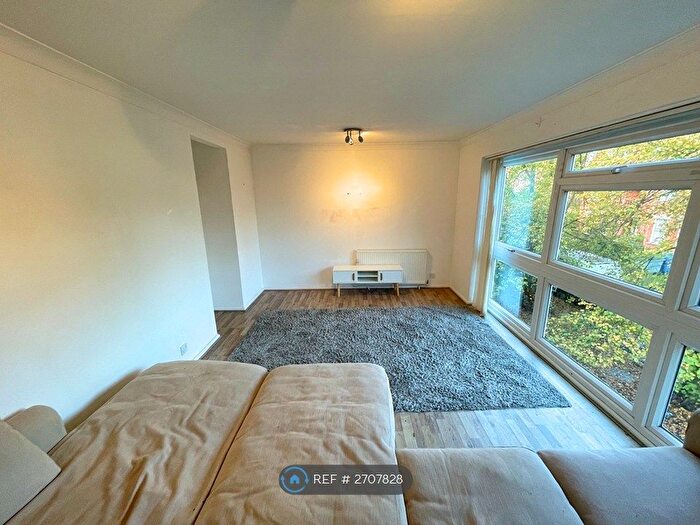 2 Bedroom Flat To Rent In Rowsham Court, Harrow, HA1