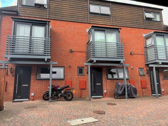 1 Bedroom House Of Multiple Occupation To Rent In Meadow Way, Exeter, Devon, EX2