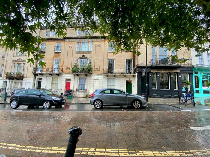 3 Bedroom Flat To Rent In Cleveland Place West, BA1