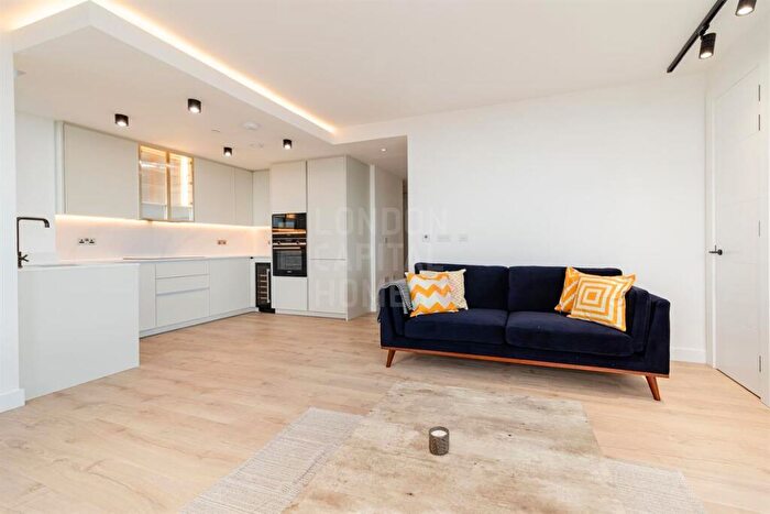 2 Bedroom Apartment To Rent In Valencia Tower, Bollinder Place, London, EC1V
