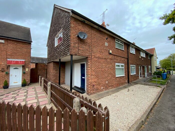 3 Bedroom End Of Terrace House To Rent In Parkhurst Close, Hull, HU8