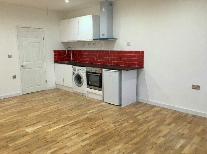 Studio To Rent In Trinity Gardens, Bromham Road, Bedford, MK40