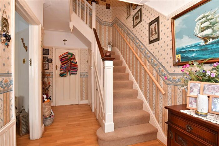3 Bedroom Terraced House For Sale In Headley Drive, Ilford, Essex, IG2