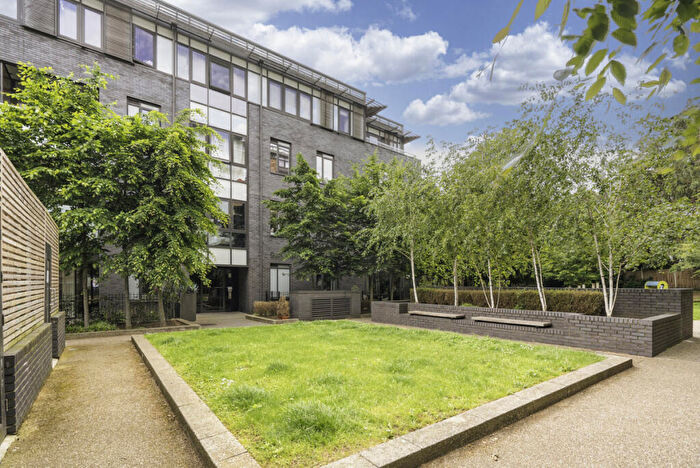 1 Bedroom Apartment To Rent In Cecil Grove, London, NW8