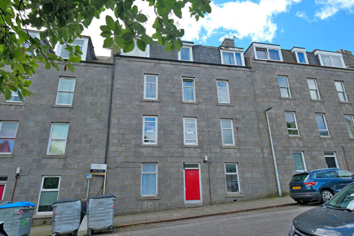 1 Bedroom Flat For Sale In Orchard Street, Aberdeen, AB24