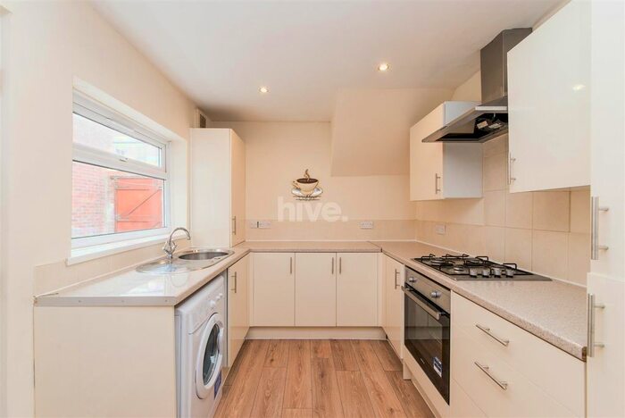 2 Bedroom Flat To Rent In King John Terrace, Heaton, Newcastle Upon Tyne, NE6