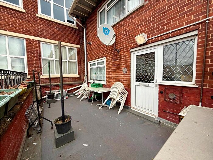 2 Bedroom Maisonette For Sale In South Street, Exeter, Devon, EX1
