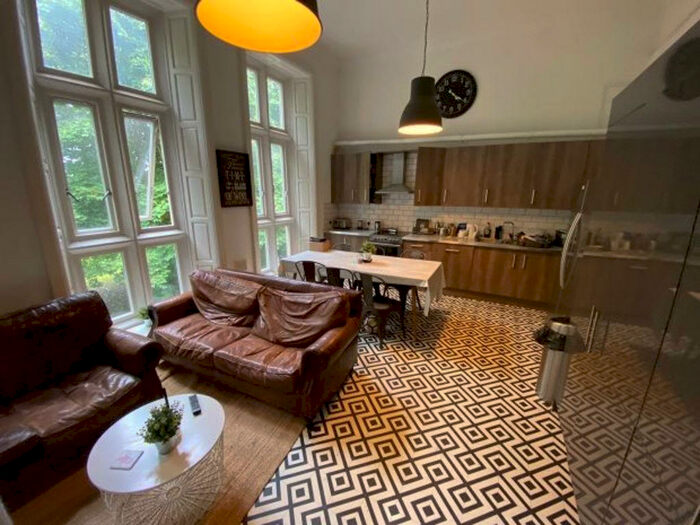 5 Bedroom House To Rent In Blenheim Grove, Leeds, LS2