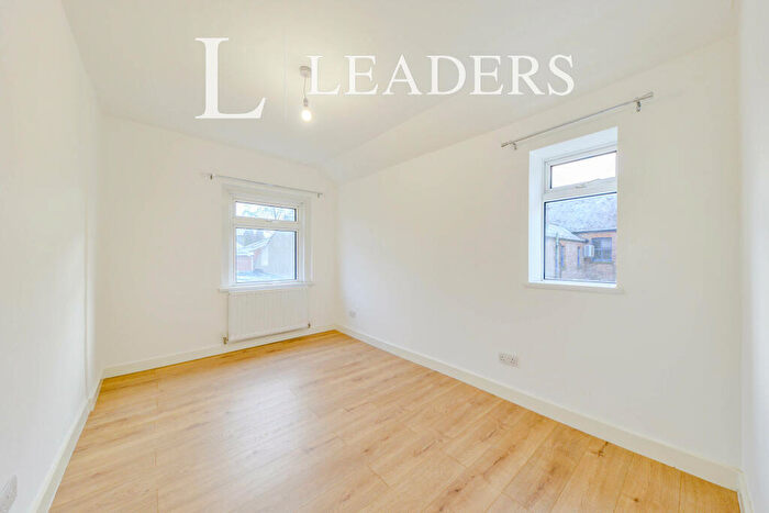 2 Bedroom End Of Terrace House To Rent In Sandfield Road, AL1