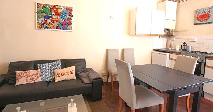 2 Bedroom Flat To Rent In Commercial Road, London, E1