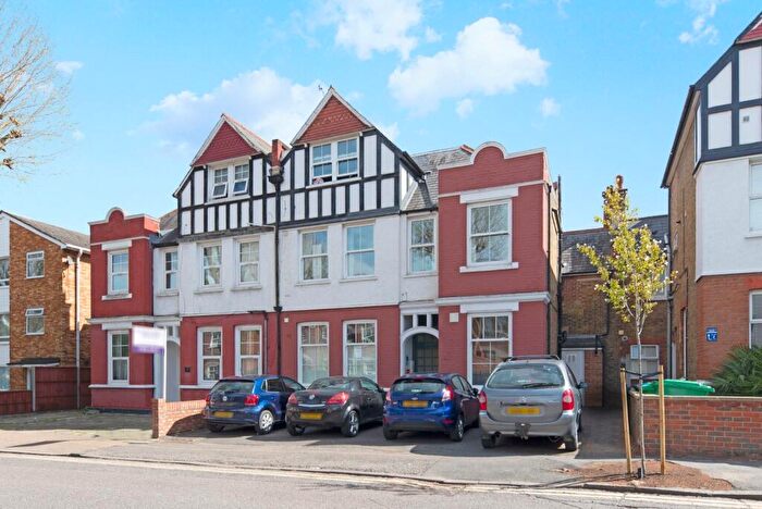 1 Bedroom Apartment To Rent In Beaufort Road, Kingston Upon Thames, KT1