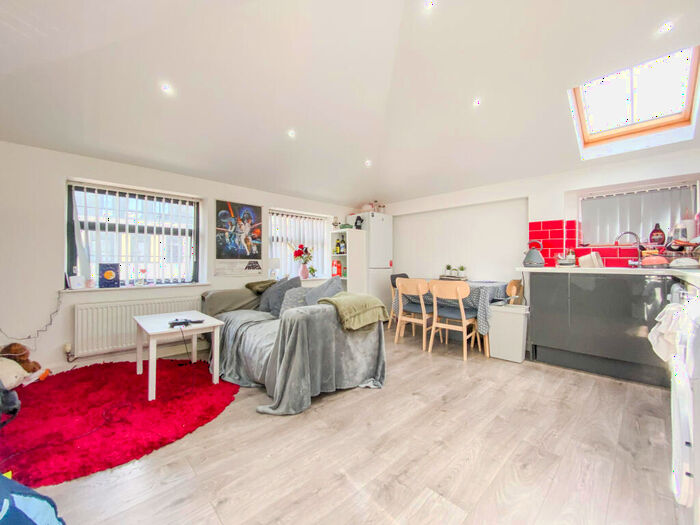 1 Bedroom Terraced House To Rent In Park Place, Cathays Park, CF10