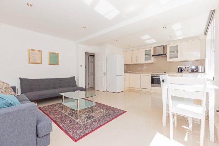 3 Bedroom Apartment To Rent In Shroton Street, Marylebone, Baker Street, NW1