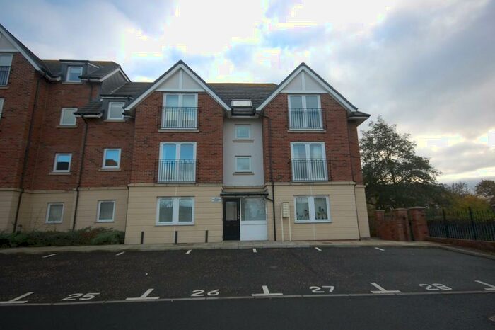 2 Bedroom Apartment To Rent In Shepherds Court, Gilesgate, DH1